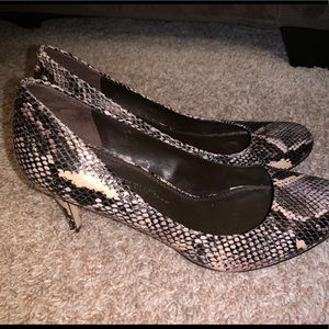 Banana Republic Reptile Print Pumps (7)